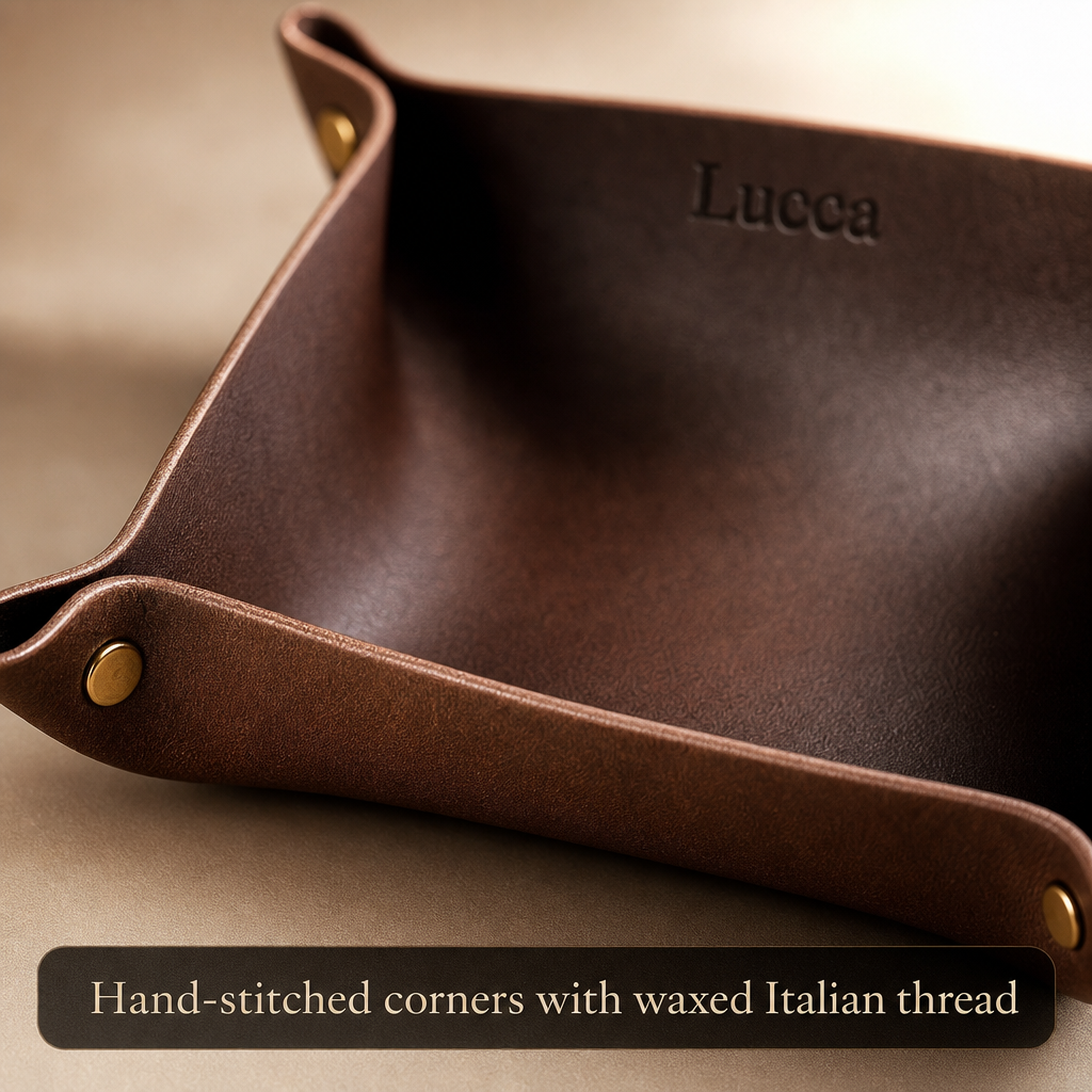 Hand-stitched corners with waxed Italian thread