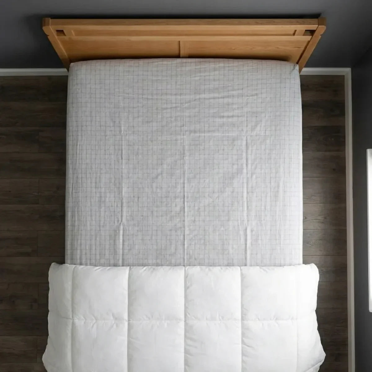 contexte: le lit fait avec le drap